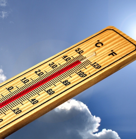 termometer wskazujacy wysoka tyemperature